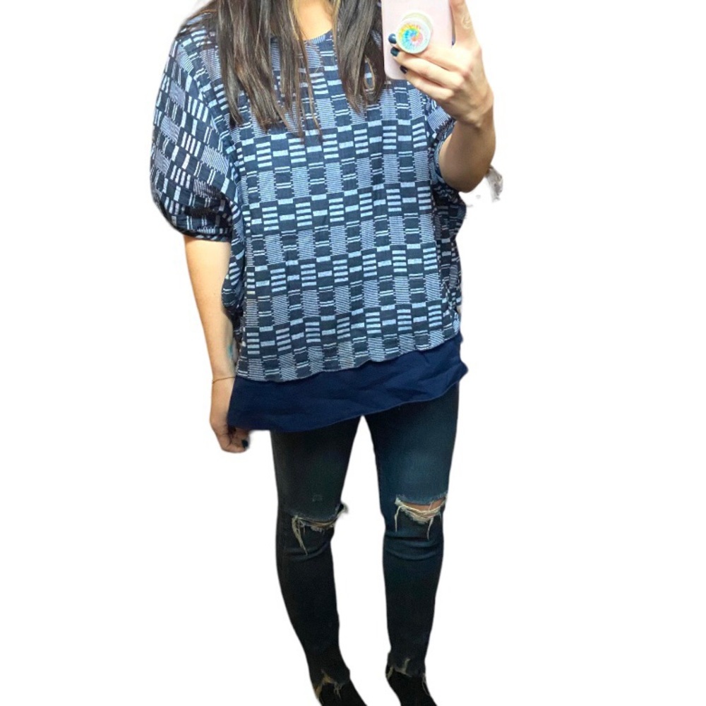 🔴 5/$20, Cotton Poncho Top Short Sleeve 
One size. Rare find.